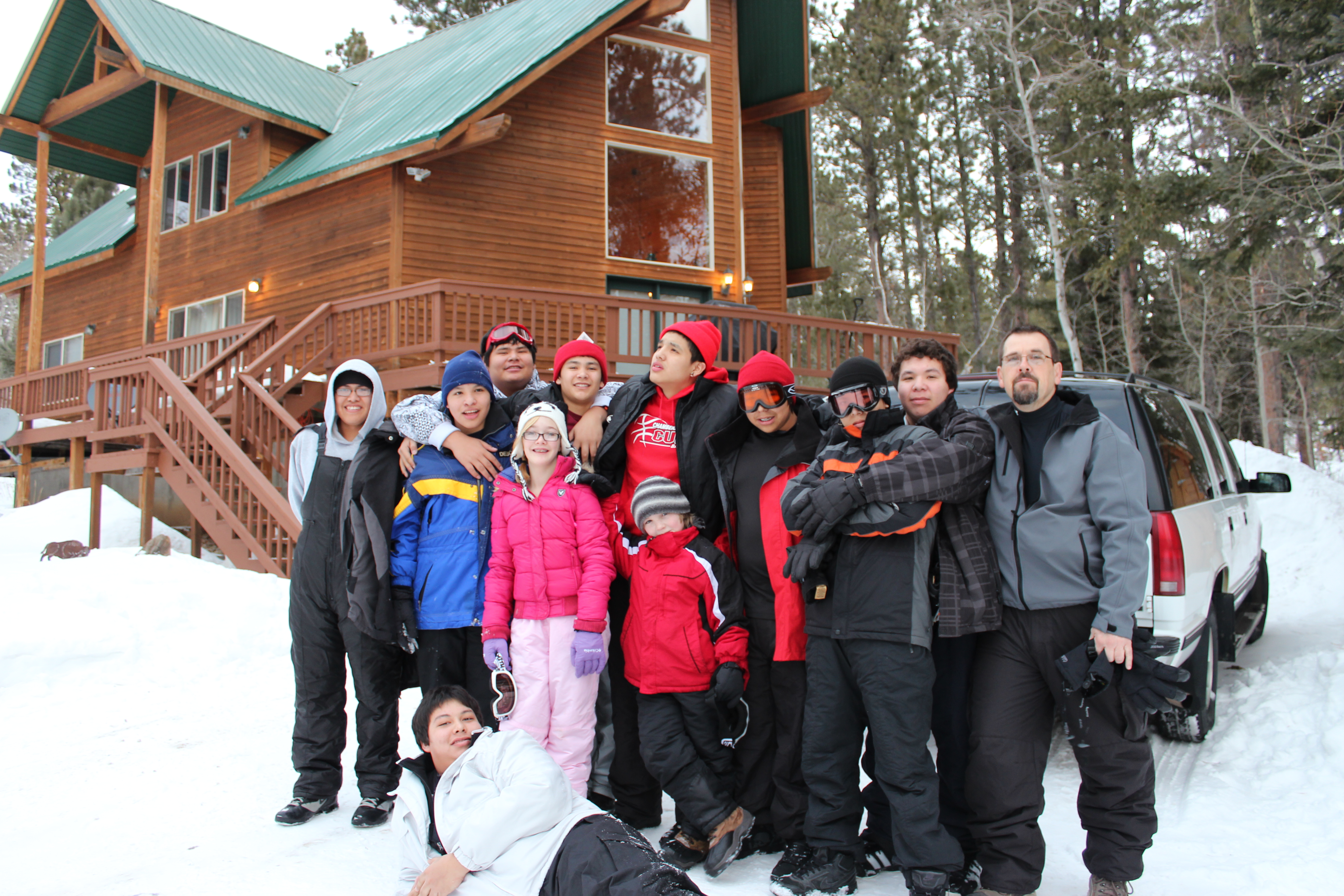 A group shot of the Carola Home on their skiing trip.