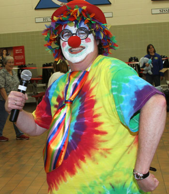 The Lakota children enjoyed a carnival-themed banquet to celebrate their hard work in school. 