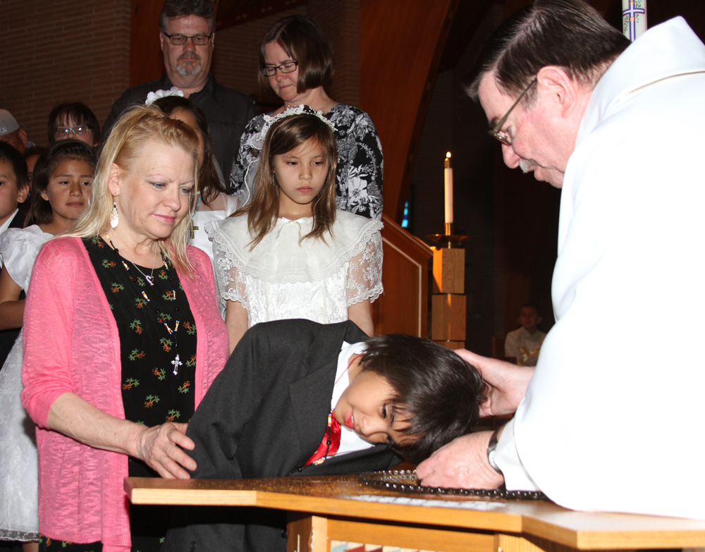 Twenty-one students at St. Joseph’s were baptized with the support of their families. 